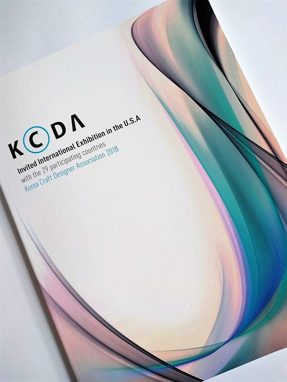 In de catalogus van ‘Korea Craft Design Assiciation’ 2018